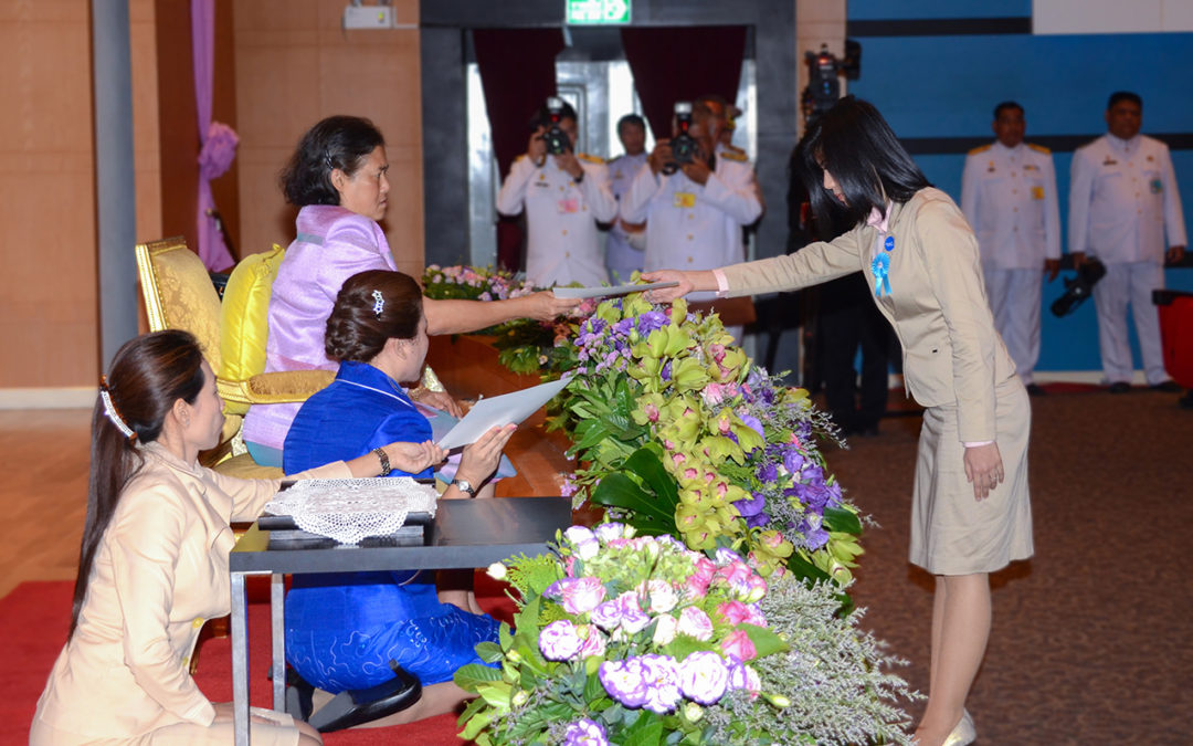 PAC เข้ารับพระราชทานรางวัล ชนะเลิศการประกวดออกแบบผลิตภัณฑ์เชิงนิเวศเศรษฐกิจ แห่งประเทศไทย ประจำปี 2555  ( Eco Design Awards 2555 )