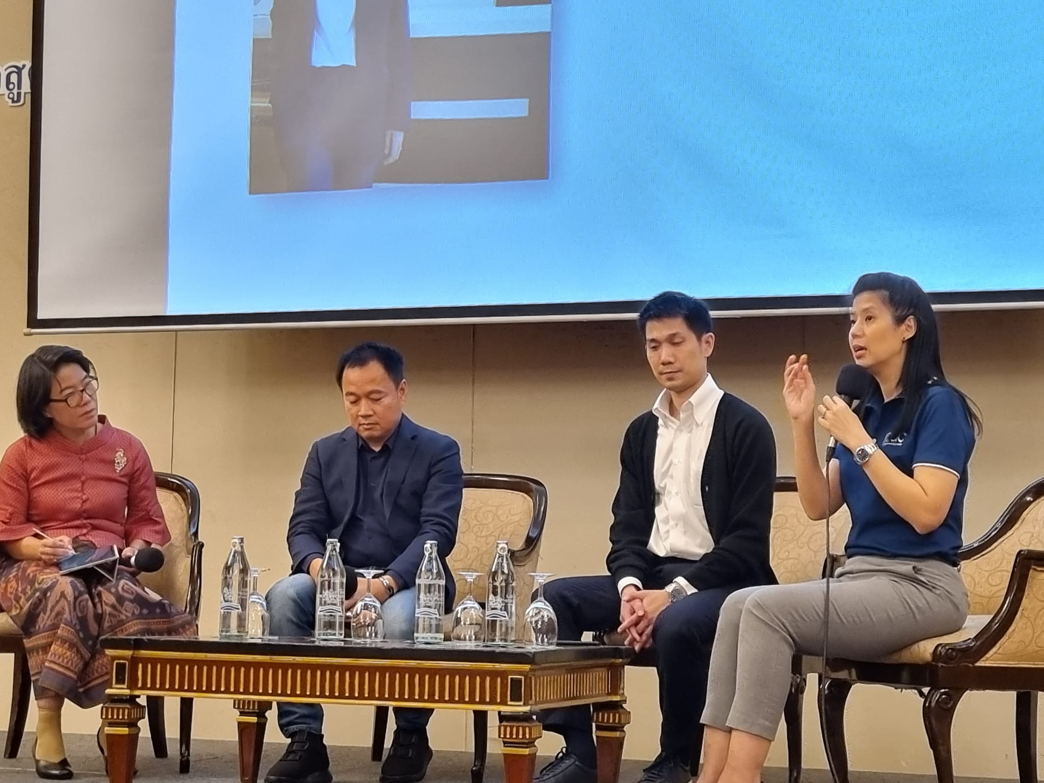 Ms. Atchara Poomee was invited to participate in a panel discussion on “Guidelines for Adapting Business to the BCG Model.”